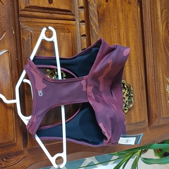 💚Nwt Women's Gap Fit Burgundy Cammo Work Out Bra - Picture 5 of 6